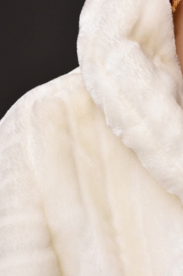 Elegant Warm Tulle Ivory Half-Sleeves abrigos casuales con cristal_10